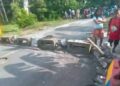 Teror Pembakaran Motor Picu Kemarahan Warga Alang Asaudi, Jalan Diblokade