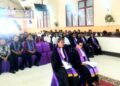 Di Bawah Bayang Salib Minggu Sengsara, Estafet Pelayanan Itu Berpindah di Halong