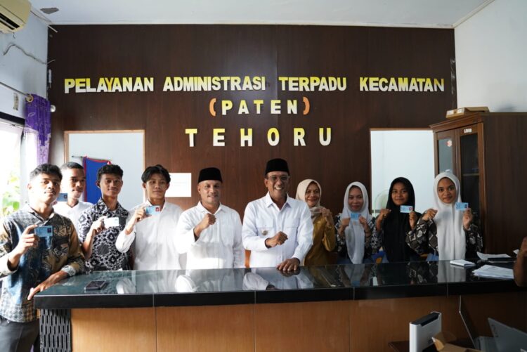 Akhiri Ketergantungan ke Masohi, Mesin Cetak KTP-EL Kini Hadir di Selatan Seram