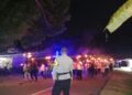 Di Bawah Cahaya Lilin Paskah, Polisi dan Jemaat Menjaga Damai di Seram Utara Barat