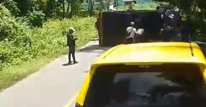 Rem Blong Berulang di Pohon Batu,  Bus “Nona Ambon” Terguling, 8 Penumpang Luka