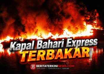 Laut Haria Membara! Kapal Cepat Express Bahari 9B Terbakar Hebat di Pelabuhan Haria